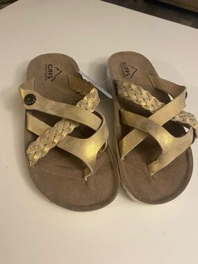 NWT Women’s Cliffs By White Mountain Metallic Gold Braided Cross-Strap Sandals